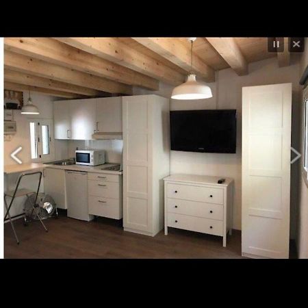 Mini Piso Con Escaleras Apartamento Barcelona Exterior foto